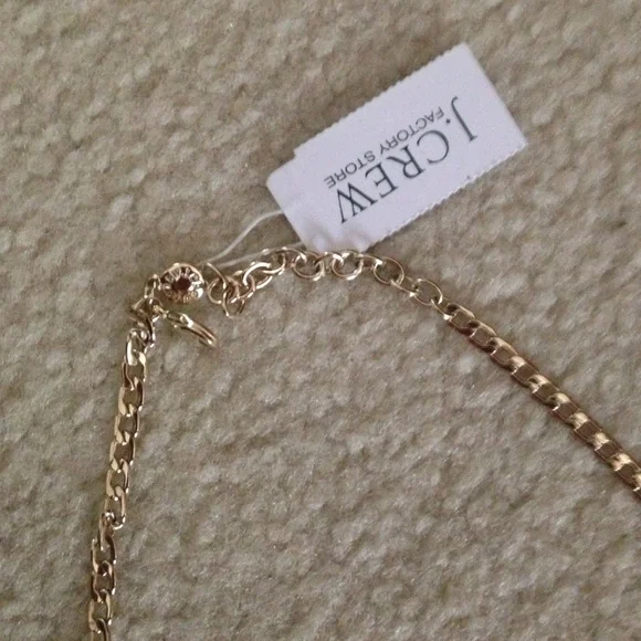 J Crew mint green statement necklace perfect for summer - Picture 2 of 3